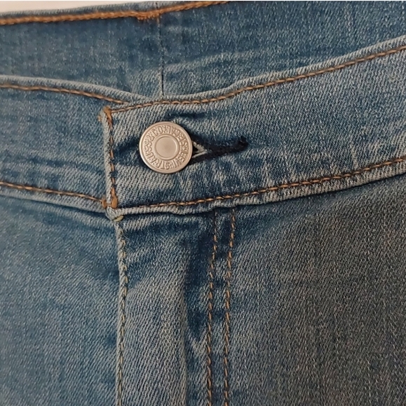 Levi's 541 Men's Tapered Leg Light Wash Blue Jeans Size 44W 29L Actual Size - Picture 4 of 12